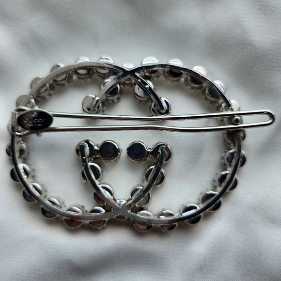 Gucci GG Crystal-Embellished Hair Clip - Picture 9 of 11